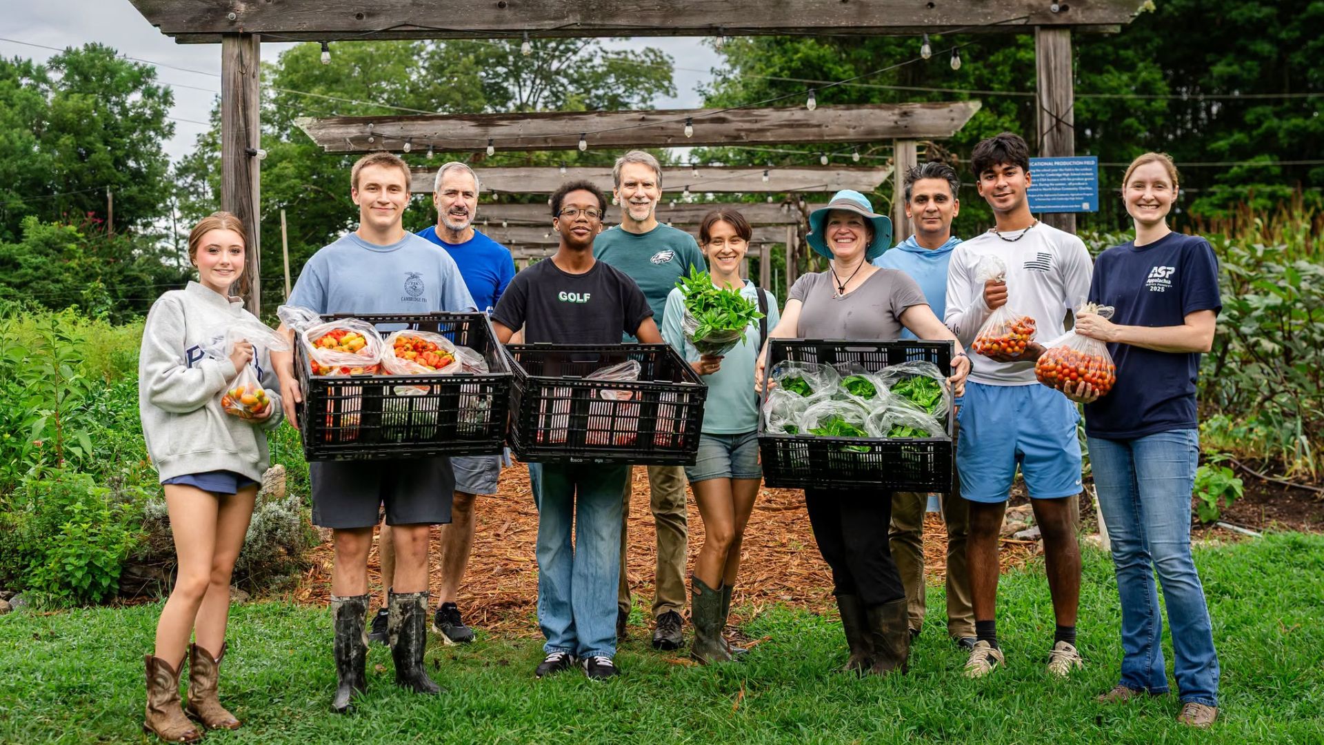The City of Alpharetta’s Community Agriculture Program received a Lowe’s Community Impact Grant to renovate the farm house into a year-round Community Education Center. The project will expand the learning already taking place across the property while creating a permanent indoor home for classes, camps and hands-on programs.